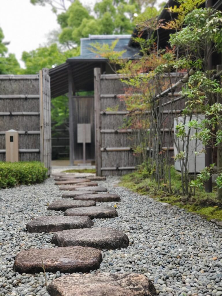 紅葉山庭園の茶室入口