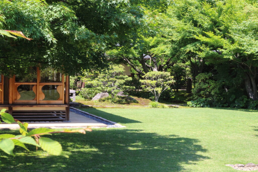 紅葉山庭園の茶室